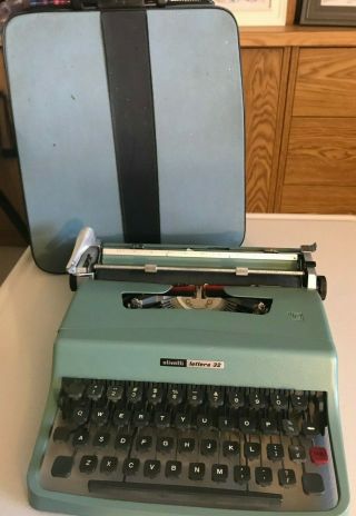 Vintage Olivetti Underwood Lettera 32 Portable Typewriter In Rigid Case Spain
