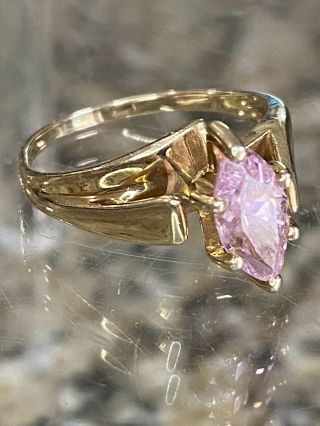 Vintage Ladies Marquise Cut Pink 14kt Yellow Gold Ring 3.  6 Gm Size 7