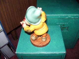 WDCC DISNEY CLASSICS SNOW WHITE and the 7 DWARVES BASHFUL W/ 3