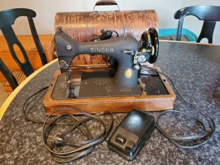 Vintage Singer Sewing Machine 1951 Model 221 Ak - 579990