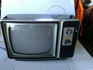 Vintage Zenith B&w Portable Television 12 " -