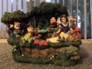 Disney Store Snow White & Seven Dwarfs Waterfall Fountain Figurine House Light