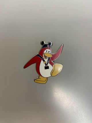Disney Club Penguin 2012 Penguin With Lanyard Pin