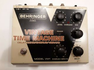 Behringer Vintage Time Machine Delay Echo Chorus Vibrato Guitar Effect Pedal