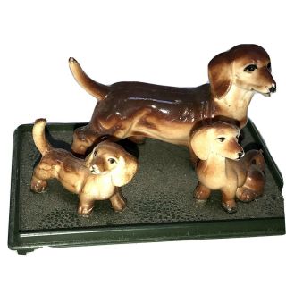 Dachshund Wiener Brown Dog Puppy Family 3 Figurine Miniature Ceramic Hong Kong