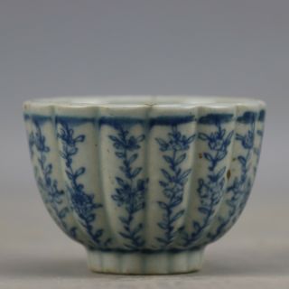 China Old Antique Porcelain Ming Wangli Blue And White Hand Painting Flower Cup