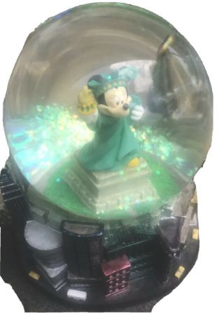 Disney Minnie Mouse Statue Of Liberty Musical Snow Globe Plays York