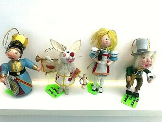 Vintage " 3d " Alice In Wonderland Figures: Alice,  White Rabbit,  Mad Hatter & Queen