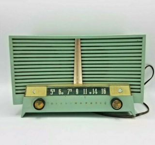 Vintage Westinghouse Green Bakelite Tube Radio Made In Usa Model H438t5