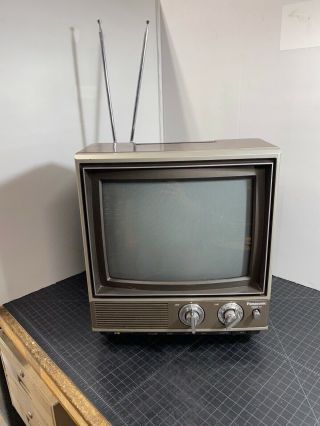 Vintage Panasonic 11 " Color Pilot Tv Television Set Ct - 1110d Great 1983