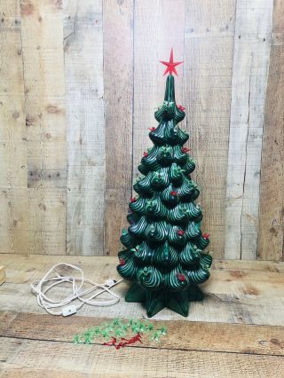 Vintage Atlantic Mold Green Ceramic Christmas Tree 23.  5”on It’s Base (1975)