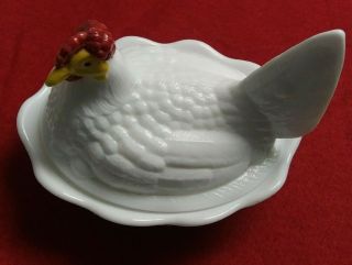 Vintage Fenton Chicken / Hen On A Nest Milk Glass Dish Trinket Box