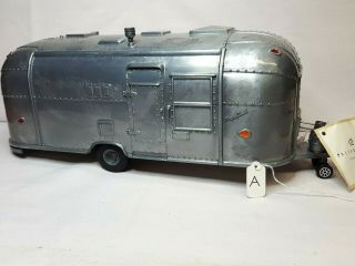 A) Vintage Pottery Barn Die - Cast Airstream Flying Cloud 1:18 Scale Camper W/tag