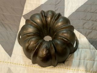 Vintage Cast Iron Bundt Cake Pan Unmarked