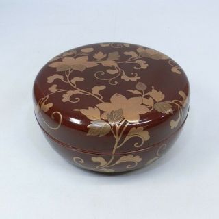 B944: Japanese Old Lacquer Ware Covered Bowl With Good Makie Of Flower Pattern
