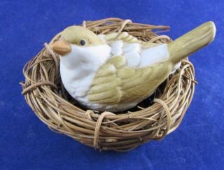 Vintage Omnibus Oci Taiwan Japan Brown Sparrow Bird With Nest Figurine