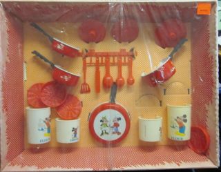 Vintage Walt Disney Mickey Mouse Metal/plastic Wolverine Kitchen Set 1632