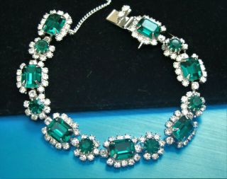 Perfect Vintage Kramer Ny Emerald Green & Clear Rhinestones Prong Set Bracelet
