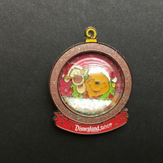 Dlr - Holiday Snowglobe - Winnie The Pooh And Tigger Le 1000 Disney Pin 58576