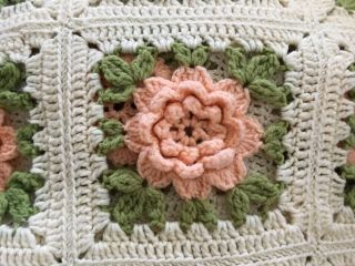 Vintage Handmade Crochet Blanket Afghan Granny Square 3D Rose 80 x 118 3