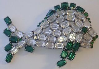 Vintage Art Deco Czech Rhodium Plate Crystal Emerald Rhinestone Fish Brooch