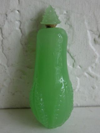 Fine Old Chinese Peking Glass Figural Green Cabbage Snuff Bottle
