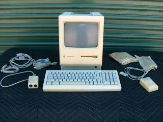 Vintage Apple Macintosh Mac Plus Model M0001a Computer,