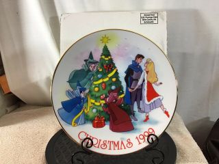 Vintage Disney 1999 Christmas A Charmed Christmas Collectors Plate Pre - Owned
