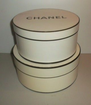 2 CHANEL Vintage Round Gift boxes Hat / Purse Box Great for Display 2