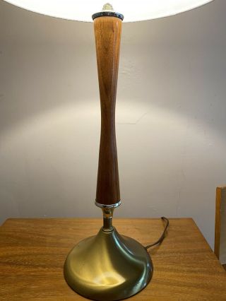 Vintage Mid Century Modern Walnut and Brass Lamp,  Atomic Era. 3