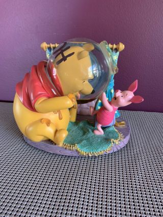 Disney Store Winnie The Pooh In Hunny Pot Snow Globe