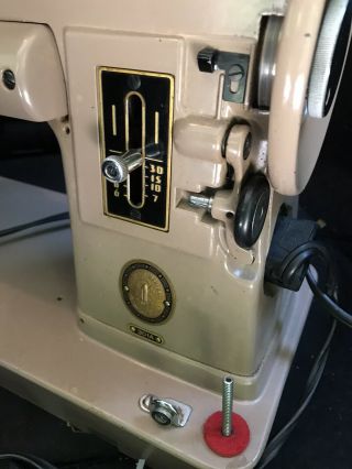 Vintage Singer 301A Sewing Machine - WELL - W/ Foot Pedal 3