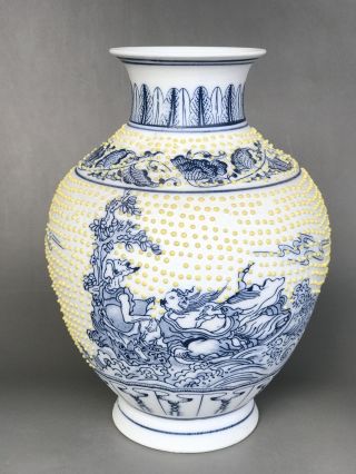 Chinese Antiques Handmake Porcelain Qianlong Mark Vase B135