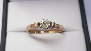 Lovely Vintage 9ct Gold Illusion Set Diamond Ring
