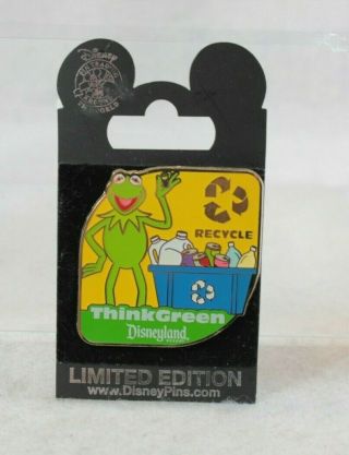 Disney Dlr Disneyland Le 1000 Pin Earth Day Think Green Kermit Recycle