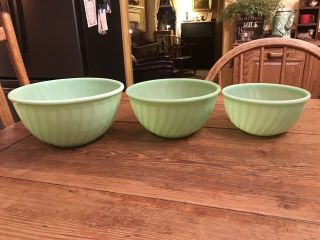 Vintage Jadeite Fire King Swirl Set Of 3 Mixing Bowls
