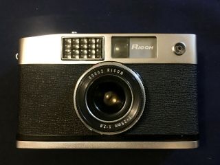 Vintage Ricoh Caddy Half Frame Film Camera 25mm f2.  8 2