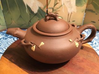 Large Vintage Chinese Yixing Zisha Purple Clay Pottery Teapot Made In 1970s.