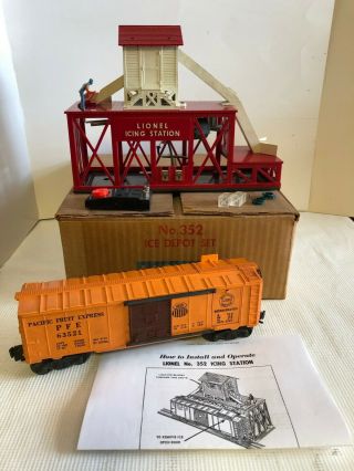 Lionel Vintage 352 Ice Depot W/6352 Pacific Fruit Express,  Orig Ice Cubes & Box