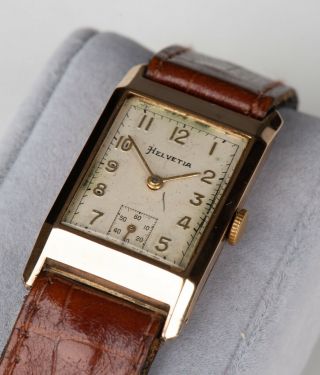 Vintage Helvetia 375 Gold 15 Jewels Mechanical Watch Swiss