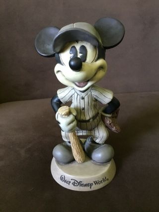 Walt Disney World Mickey Mouse Baseball Player Bobble Head Retro Disneyland