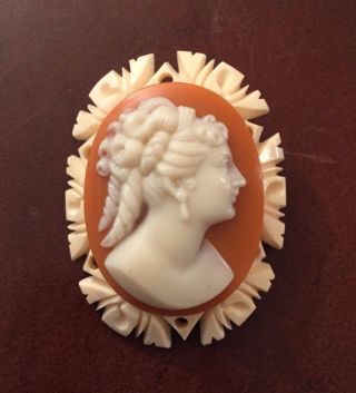 Vintage Butterscotch Bakelite Cameo Brooch/pin Carved