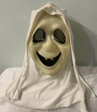 Vtg.  Fun World Fantastic Faces Sarah Spooks White Shroud Mask Ghost 90s - Glows
