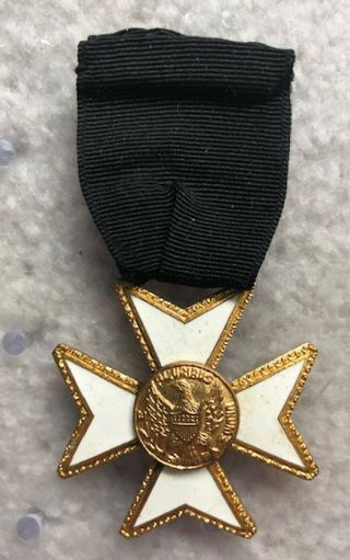 Vintage Masonic Knights Templar Medal Medallion White Enamel Gold Maltese Cross