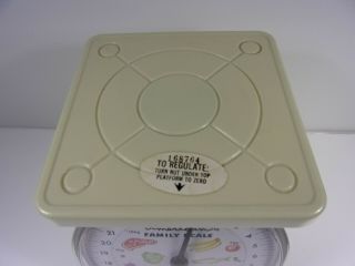 VINTAGE METAL AMERICAN FAMILY FOOD/ KITCHEN SCALE CREAM COLORED? 25LBS PRE - OWNED 3