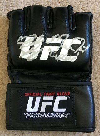 Vintage Ufc Tuf 18 Signed Glove Ronda Rousey Miesha Tate Nm