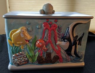 Disney Pixar Finding Nemo Aquarium Breadbox Or Cookie Jar With Fish Tank Friends