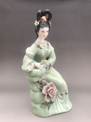 Chinese Hand Make Enamel Color Porcelain Girl Statue N010