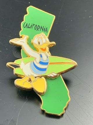 2002 Disney 3d Trading Pin State Character California Donald Duck W/ Surfboard