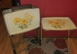 Mid Cen Mod Vtg Set Of 4 Metal Tv Trays Yellow Daisies W/orig.  Stand On Wheels